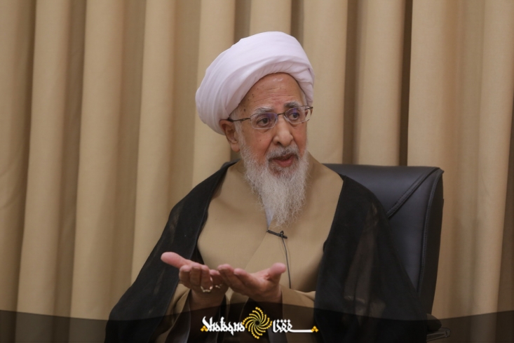 برخی در کشور دهه غارت و چپاول راه انداختند/ غافل شدن از بیگانه و اختلاسهای نجومی چیزی جز غارت نیست در نظام، مسئولین خوب کم نیستند که در بعضی موارد متاسفانه کار به دست آنها داده نشده است، لذا باید ارزیابی و آسیب شناسی شود که چگونه کشور غارت شد، و در مرحله بعد با غارتگران به شدت برخورد شود و این آسیب ها در کشور جبران شود.