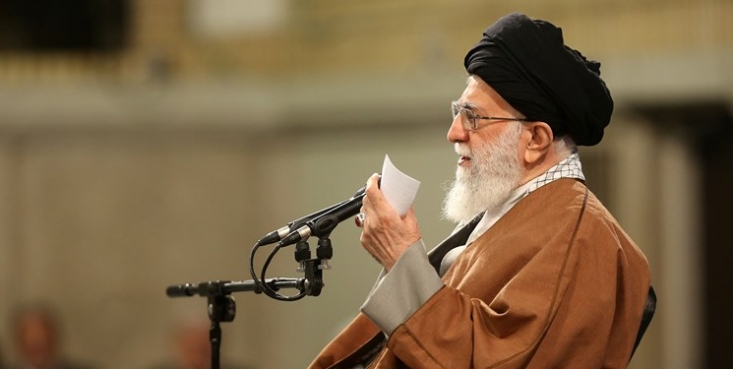 نظر رهبر انقلاب درباره «چندهمسری» مثبت نیست/ رهبر انقلاب: «خدا یکی و محبت یکی و یار یکی» دفتر حفظ و نشر آثار حضرت آیتالله خامنهای اعلام کرد: نگاه رهبر معظم انقلاب به ازدواج مجدد مردان و مقوله چند همسری مثبت و خوشبینانه نیست.