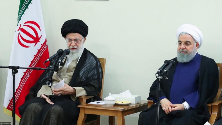 یارانههای مردم باید قبل از اعلام گرانی بنزین پرداخت می شد/ هر چه زودتر بستههای حمایتی را واریز کنید حضرت آیتالله خامنهای خطاب به رئیس جمهور گفتند: مناسب بود همزمان با اجرای این طرح اولین پرداخت نقدی یارانهها (بسته حمایتی) نیز صورت میگرفت.