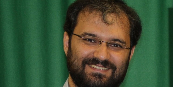 فهم پیچیدگیهای رفتار ولی امیرالمؤمنین مستمرا از عثمان حمایت کردند و فرمودند آنقدر از عثمان حمایت کردم که ترسیدم گناهکار شده باشم و همزمان از جناب ابوذر که منتقد سرسخت روش عثمان بود نیز حمایت کردند.