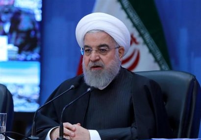 روحانی: کشور با پول نفت اداره میشود/ نوبخت: بودجه ۹۹ بدون درآمدهای نفتی است در شرایطی که حسن روحانی چندی پیش، سخنانی بر زبان راند که نشان از ناتوانی دولت در اداره کشور بدون نفت است، رئیسسازمان برنامه و بودجه مدعی شد دولت در لایحه بودجه سال ۹۹ سهم نفت در بودجه جاری را به صفر رسانده است!