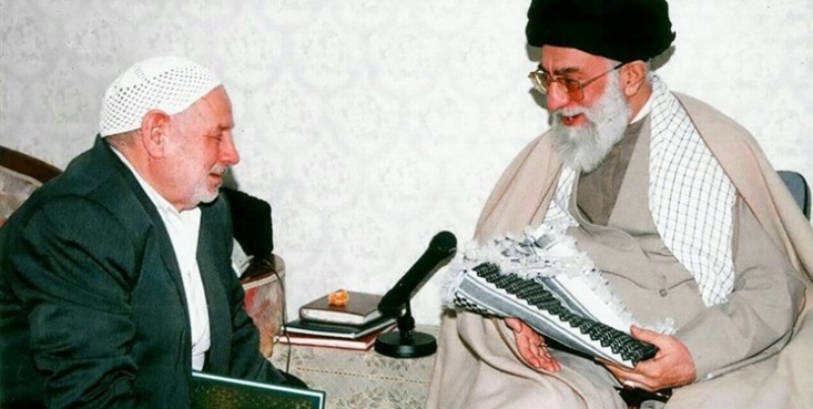 پدر شهیدان عرب سرخی دار فانی را وداع گفت حسین عرب سرخی پدر شهیدان محسن، مجتبی و محمدرضا عربسرخی دار فانی را وداع گفت و به دیدار فرزندان شهیدش رفت.