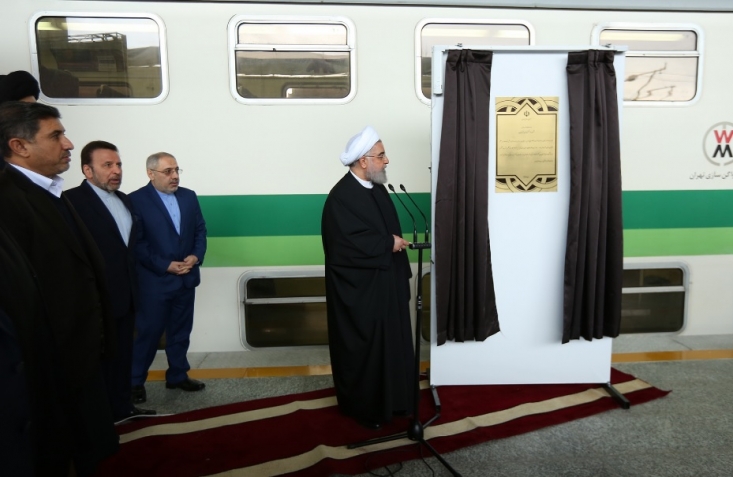افتتاح پروژهای نمایشی توسط حسن روحانی/ محسن هاشمی: دولت پاسخگوی ناامنی متروی هشتگرد باشد/ بهاره آروین: راه اندازی این خط تحت فشار دولت صورت گرفته است عضو شورای شهر تهران: خط ایمنی لازم را ندارد و راه اندازی آن تحت فشار دولت صورت گرفته است. / خط متروی هشتگرد گلشهر از حداقل تجهیزات و استانداردهای ایمنی لازم برخوردار نیست و تکمیل نهایی آن به دست کم ۵۰۰ میلیارد تومان اعتبار نیاز دارد.
