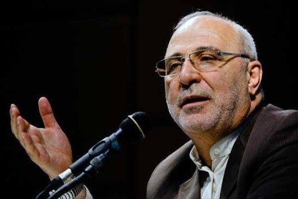 روحانی و لاریجانی خاک سردی بر مجلس پاشیدند حاجی دلیگانی گفت: موافقان تصویب لایحه بودجه اعلام می کردند که راهی جز تصویب این لایحه نداریم و اگر این لایحه را رد کنید چه میشود!