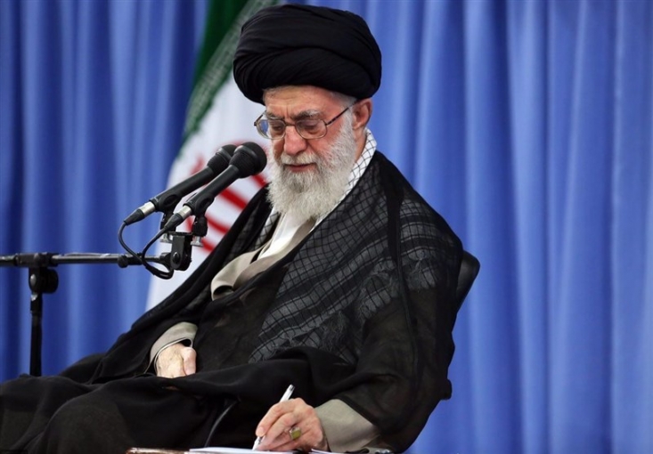 پیام رهبر انقلاب به آیتالله سیستانی در پی عارضه جسمانی حضرت آیتالله خامنهای رهبر انقلاب اسلامی در پیامی به حضرت آیتالله سیستانی، برای ایشان از درگاه خداوند متعال طلب شفای عاجل کردند.