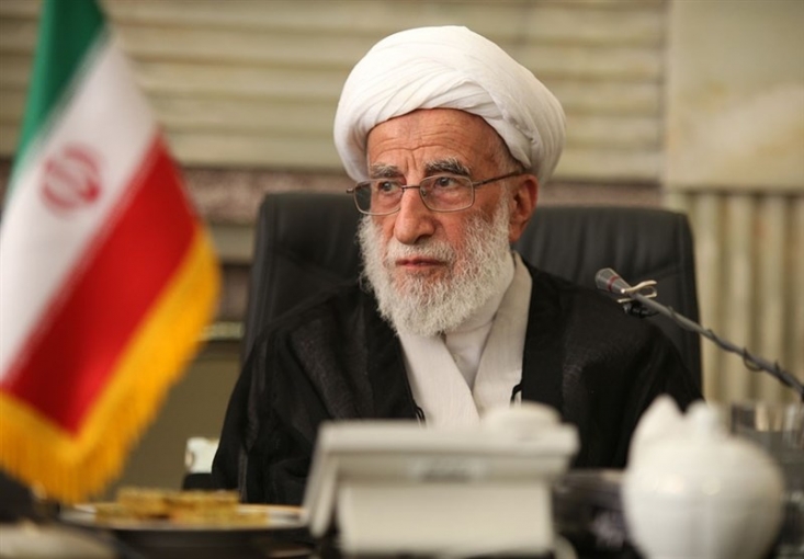آیتالله جنتی: رئیسجمهور حرفی نزند که موجب ناامیدی مردم و سواستفاده دشمن شود/ برای شورای نگهبان این جناح یا آن جناح فرقی ندارد دبیر شورای نگهبان با گلایه از اظهارات اخیر رئیسجمهور گفت: شورای نگهبان از تائید یا رد صلاحیت هیچ فردی متنفع یا متضرر نمیشود و برایش این جناح یا آن جناح فرقی ندارد و فقط به مر قانون عمل میکند.