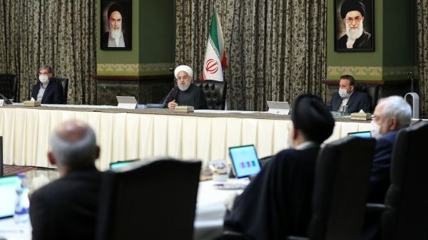سود ۳۲۴۴ میلیاردی دولت از وام یک میلیونی! مطابق اظهارات رئیسکل بانک مرکزی، مشخص شد که کمک یک میلیونی دولت به خانوارها، اولا بلاعوض نیست و وام است، ثانیا وام قرضالحسنه نیست و با سود۱۲ درصد است.