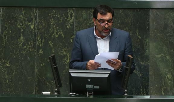 سقف حقوق مدیران در سال ۹۹، ۵۰ میلیون تومان است/ ۲۴۱ مدیر دولتی حقوق نجومی دریافت میکنند رئیس دیوان محاسبات اعلام کرد: طبق ماده ۷۴ قانون مدیریت خدمات کشوری، سقف خالص پرداختی به مدیران ۲۳ میلیون و ۵۸۳ هزار تومان میباشد. در بررسی حقوق و مزایای مدیران مشخص شد خالص دریافتی تعداد ۲۴۱ نفر از مدیران بیشتر از سقف مذکور است.متن کامل گزارش دیوان محاسبات در خصوص تفریغ بودجه سال ۱۳۹۷ در اینجا آمده است.