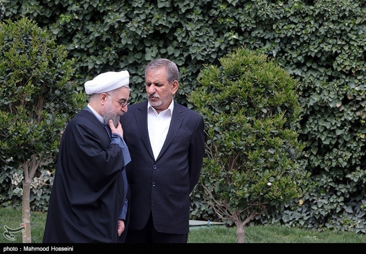 دیوان محاسبات هدررفت ۴.۸ میلیارد دلار «ارزجهانگیری» را تایید کرد/ از شعار شفافیت تا امیدواری برای حذف نظارتهای قانونی در حالی که رئیسجمهور بشدت از عدم ارائه گزارش به دولت پیش از قرائت در مجلس گلایه کرد که دیوان محاسبات طی چندین نوبت گزارش را در اختیار دولت و حتی شخص رئیسجمهور قرار داده بوده است، اما پاسخ و واکنشی دریافت نکرده است.