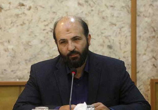 ادبیات به کرونا مبتلا نشده است! احمد شاکری این پرسش را مطرح میکند، آیا با ظهور کرونا ادبیات و بخصوص ادبیات داستانی به قرنطینه رفته است؟ آیا شاهد و ناظر این نبرد است یا آن گونه که باید و شاید جایگاه خود را نیافته است؟