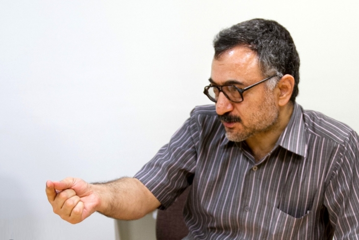 مصالحه با آمریکا نه منطق سیاسی دارد نه اقتصادی/ دولت باید کوپن کالاهای اساسی به مردم بدهد لیلاز بیان کرد: اگر یک در هزار، قبل از این ماجراها مخالف مصالحه با آمریکا بودم، الان فکر میکنم این مصالحه کلا بیمعنی شده است، نهتنها به لحاظ سیاسی غلط است بلکه به لحاظ اقتصادی بیمعناست، چون چیزی پس از مصالحه انتظار شما را نمیکشد.
