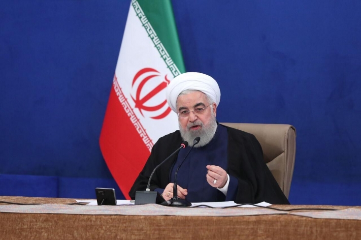 بازگشایی مساجد ۱۳۲ شهرستان کم خطر از فردا/ فعالیت مدارس در شهرهای کم خطر از ۲۷ اردیبهشت از سر گرفته میشود رئیس جمهور با تشکر از مردم بابت رعایت ۸۳ درصدی پروتکل های بهداشتی گفت: این موضوع دال بر همکاری مردم با وزارت بهداشت است. همه پای کار آمدند؛ نیروهای بسیج و مردم پای کار آمدند.