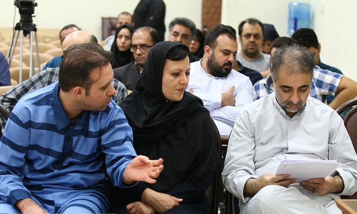 کشف ۲۴ هزار سکه در منزل همسر سلطان خودرو/ پیش خرید ۶۷۰۰ خودرو با پیش پرداخت ۵ میلیونی وحید بهزادی و همسرش به نام نجوا لاشیدایی به جرم مشارکت در اخلال کلان در نظام پولی و ارزی منجر به قاچاق ارز از طریق ثبت سفارشات صوری و حواله جات و امورات صرافی بدون مجوز و اخلال در نظام توزیعی نیازمندیهای عمومی کشورمحکوم به اعدام شدند.