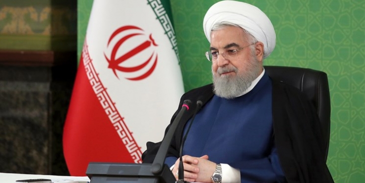روحانی: دستاوردهای اصلی برجام هنوز محفوظ است/ اساس برجام این بود که به جهان ثابت کنیم ایران صلحطلب است/ دولت فعلی آمریکا معیار قضاوت نیست/ رشد صنعتی ما در ماه خرداد با اردیبهشت قابل مقایسه نیست! آنچه ایران بهعنوان دستاورد برجام داشت، خوشبختانه همچنان آن دستاورد اصلی محفوظ مانده است. همه تبلیغاتی که در طول سالیان دارز علیه ما انجام میشد که ایران مخفیانه دارد همه تعهدات را زیر پا میگذارد، بیاعتبار کردیم.