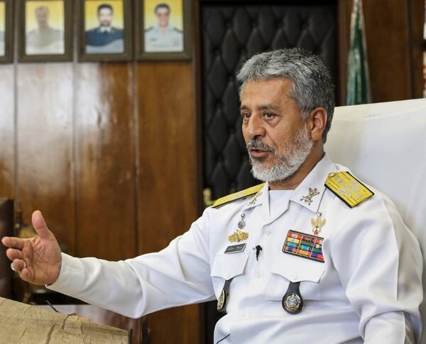 وحدت و مودت میان ارتش و سپاه ناگسستنی است معاون هماهنگ کننده ارتش گفت: دشمن هوشمندانه به دنبال مخدوش کردن اتحاد و انسجام بین نیروهای مسلح به ویژه ارتش مقتدر و سپاه سرافراز انقلاب اسلامی ایران است و تلاش میکند به این وحدت آسیب برساند.