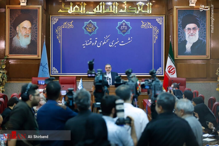 ۱.۲ میلیارد دلار ارز صادراتی به کشور بازگشت/ یکی از محکومان محیط زیستی مورد عفو قرار گرفت اسماعیلی گفت: تا هفته گذشته از ۶.۸ میلیارد دلار اعلام شده ۱.۲ میلیارد با پیگیری مرجع قضایی بازگشت. کسانی که حاضر نبودند پول را برگردانند مورد تعقیب قرار گرفتند و برخی بازداشت شدند.