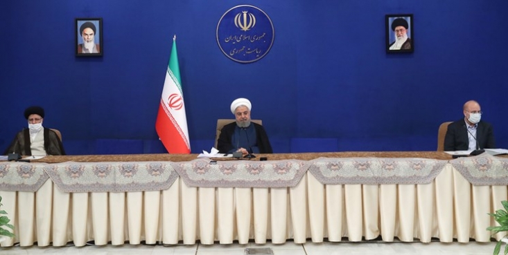 بررسی پیشنهاد دولت برای مقابله با تحریم نفتی پیشنهاد دولت برای مقابله با تحریم نفتی امروز در پنجاه و سومین جلسه سران قوا مورد بررسی قرار گرفت.