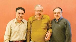 سندی جدید از پیوند اصلاحطلبان تندرو با جریان برانداز خارجنشین/ بانیان وضع موجود بجای عذرخواهی طلبکار شدند! اصلاح طلبان دیروز با فتنه ۸۸، قطعنامه ۱۹۲۹ و تحریم های جامع را به مردم تحمیل کردند و امروز با برجام، دلار ۲۰ هزارتومانی و سکه ۱۱ میلیونی و پراید ۹۰ میلیونی را به گلابی برجام تحویل مردم دادند.