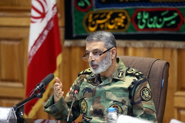 «H۳»؛ پیچیدهترین عملیات هوایی در دفاع مقدس/ انهدام کامل نیروی دریایی دشمن توسط نیروی دریایی ارتش در ۶۷ روز فرمانده کل ارتش: اگر میشد از گروههای کوچک شکار تانک تا بزرگترین و پیچیدهترین عملیات هوایی یعنی حمله به H۳ سخن گفت، چه خوب بود. از اولین پاسخ با ۱۴۰ فروند تا آخرین ضرب شست در مرصاد چه خوب بود اگر سخن میگفتیم.
