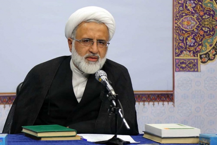 حجاب به عنوان یک «امر اجتماعی» در قرآن و سیره معصومین ریشه دارد/ مسئولینی که نسبت به حجاب کوتاهی میکنند باید خود را آماده پاسخ در پیشگاه الهی بکنند/ اگر جهان به سمت همجنسبازی رفت، ما باید از حرمت این عمل دست بکشیم؟ دست از واجب مسلم و مصرّح و قرآنی و الهی با دهها و صدها روایت بکشیم، با این مستمسک که فضای اجتماعی و جهانی چنین اقتضائی دارد؟ اگر فضای جهانی به سمت همجنسبازی رفت، باز ما باید از حرمت این عمل دست بکشیم؟