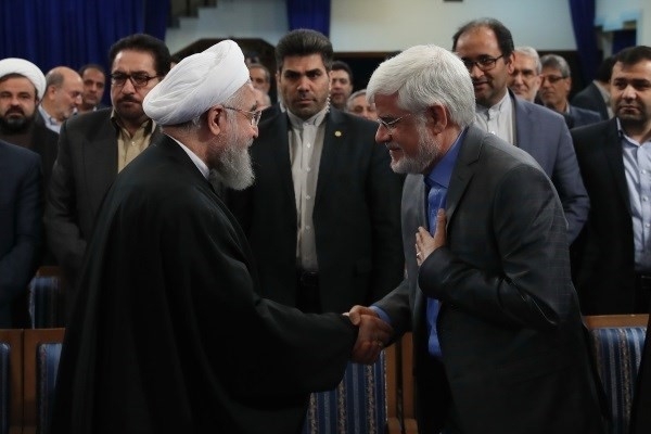در دولت روحانی فقر، نابرابری و تهدید علیه کشور افزایش پیدا کرد/ اکنون خطر تحریف اسلام و انقلاب نیز وجود دارد/ اصلاحطلبان حاضرند بابت حمایت از روحانی عذرخواهی کنند/ رسانههای خارجی اصلاحات را تخریب میکنند چون میدانند بقای نظام به اصلاحطلبان است! معاون اول دولت اصلاحات گفت: با روند فعلی، پیشرفت کشور دور از دسترس است. مشکلاتی همچون فقر، تبعیض و نابرابری و تهدیدها علیه ایران افزایش پیداکرده است و حتی خطر تحریف اسلام و آرمانهای انقلاب نیز وجود دارد.