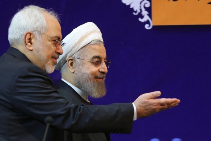 تیم روحانی چه میگوید؛ تیم بایدن چه پیامی میگیرد؟/ هزینهای که مردم ایران باید برای سیگنالهای متعدد و یکطرفه دولتمردان بدهند وقتی پشت سر هم، سیگنال مذاکره می فرستید، یعنی برای خودتان، وعده هایتان و هزینه های گزاف کشورتان در توافق، ارزش قائل نیستید و آماده اید حقوق خود را در ازای گرفتن وعده دروغین دیگری قربانی کنید؛ وعده هایی که شاید فقط به درد فریفتن مردم بخورد!