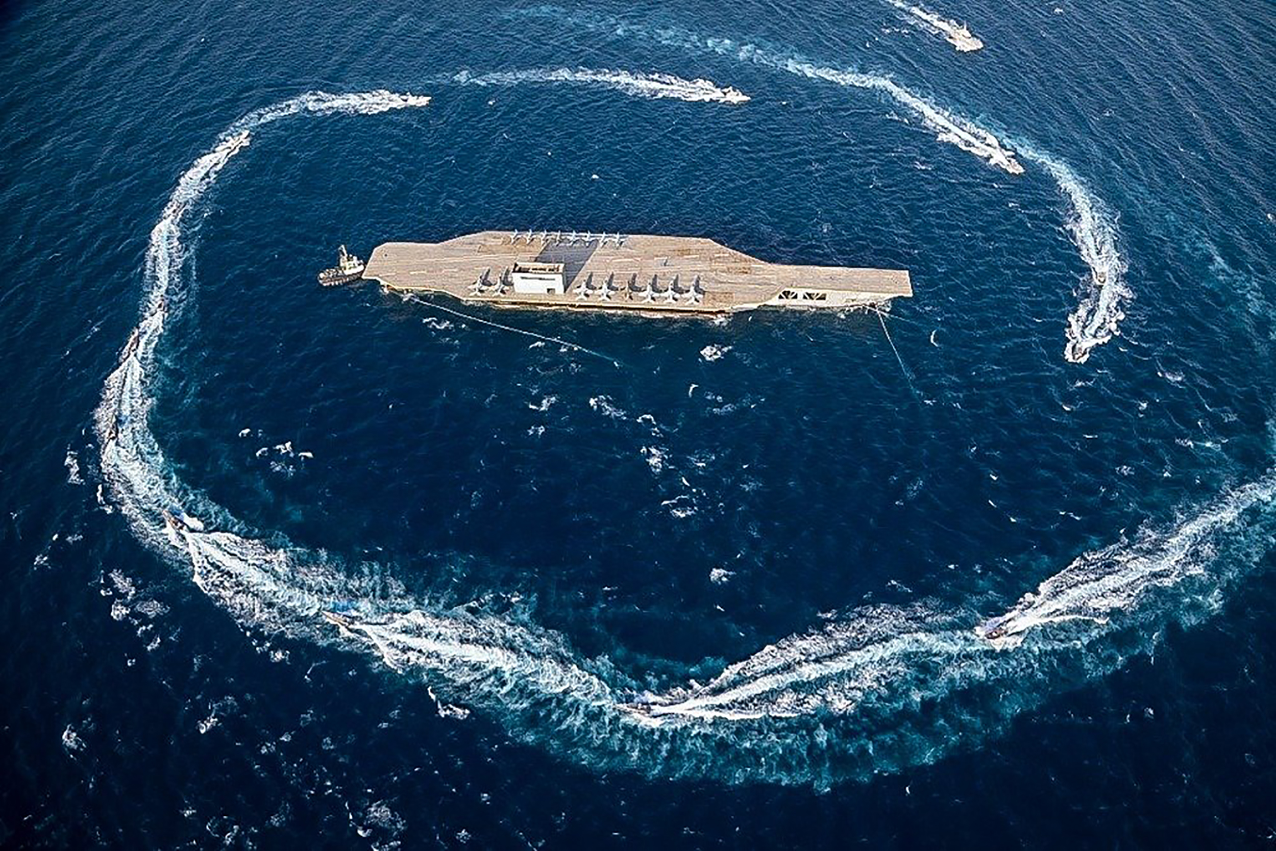شکست آمریکا در دزدی نفت ایران در آبهای دریای عمان/ برخورد قاطع نیروی دریایی  سپاه با ناو آمریکایی | پایگاه اطلاع رسانی رجا
