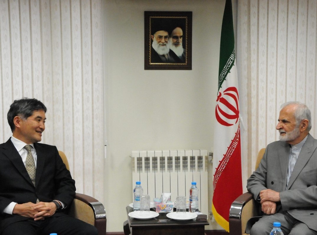 آیا عباس عراقچی پشت پرده حاشیه سازی برای روابط خارجی ایران است؟
