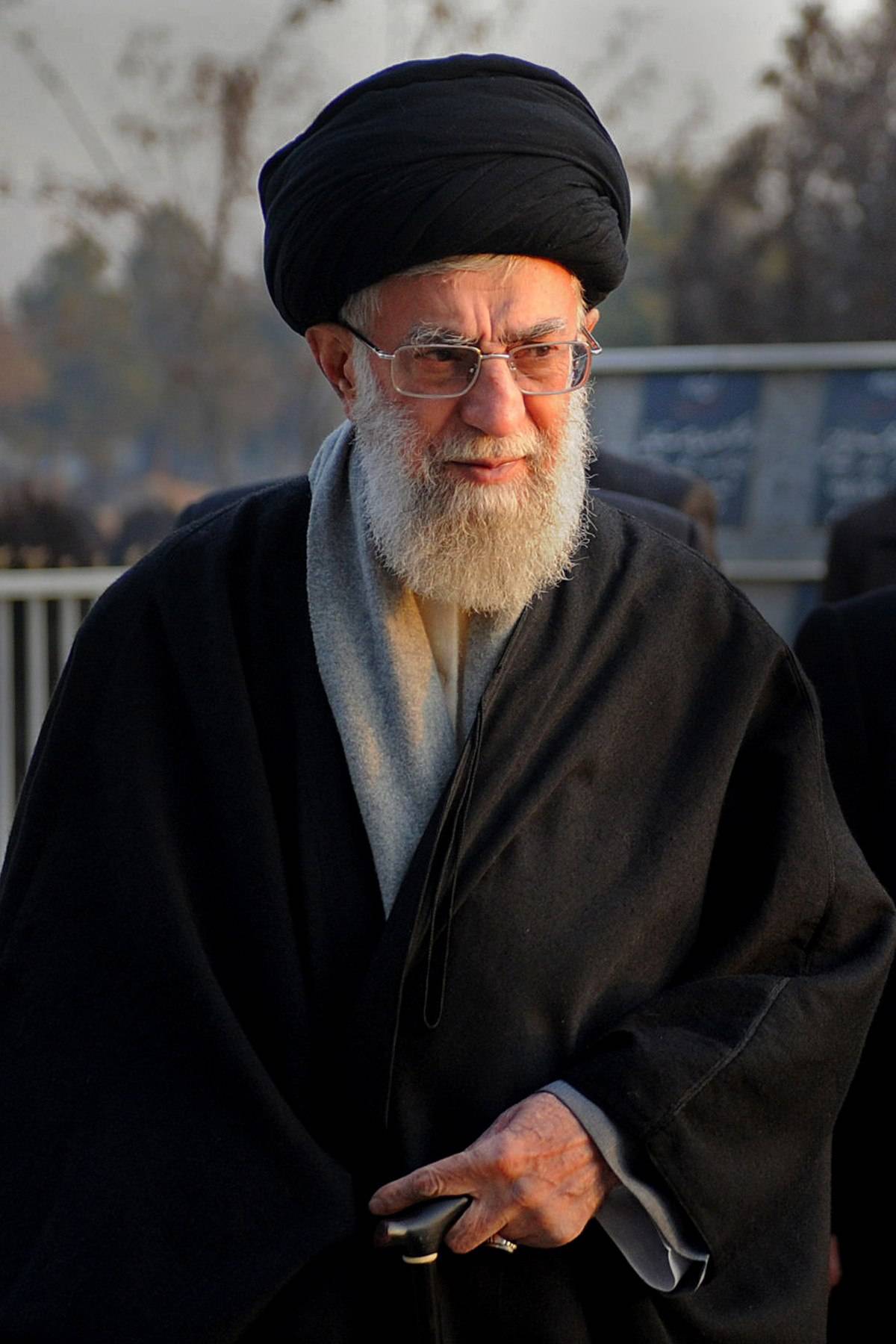 کسی که خون به دل آقای شهید کرد
