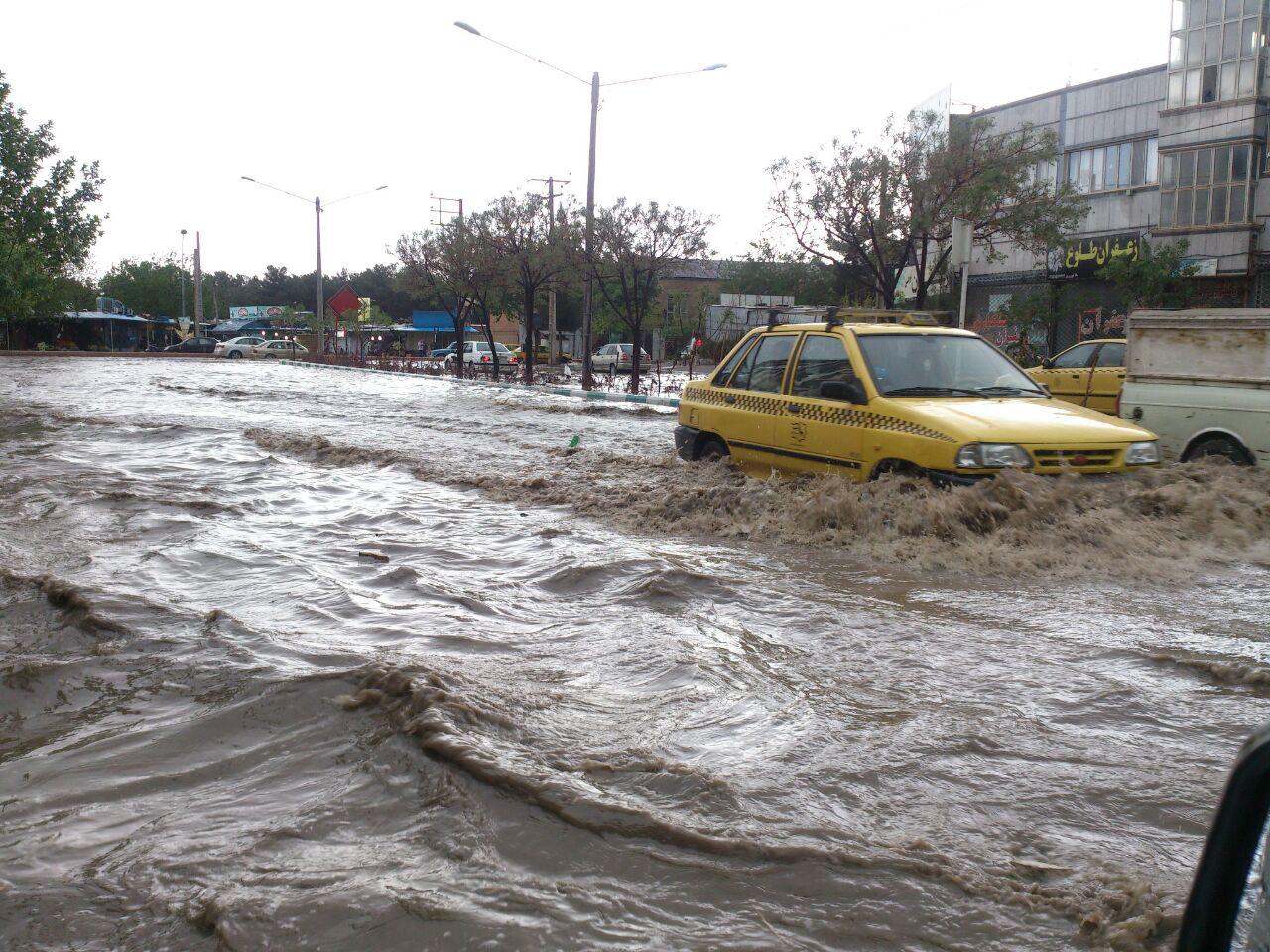 بارندگی در آبادان باعث آبگرفتگی معابر شد | پایگاه اطلاع رسانی رجا