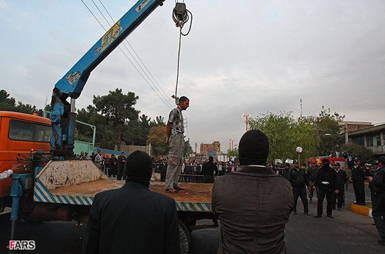 عکس: اعدام قاتل‌متجاوز به عنف در قرچک ورامین | پایگاه اطلاع رسانی رجا