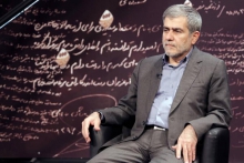 روایت فریدون عباسی از علوم مورد علاقه شهید «فخری زاده» نماینده مجلس شورای اسلامی گفت: جزو افراد علمی بود که به فلسفه علم هم علاقه داشت و هم خودش کلاس میرفت و هم در دانشگاه، فلسفه علم را کار میکرد و به اشعار حافظ و سعدی هم علاقه داشت.