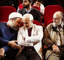 دعوت از جوانان انقلابی برای ثبتنام در انتخابات شورای شهر درخواست پنج تن از فعالان جبهه انقلاب از تمام کسانی که میتوانند بر اساس شاخصهای انقلابی در جایگاه شورای شهر خدمت کنند.