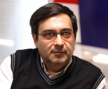 طبق آییننامه سال ۸۲ فیلمی که ساختار ضعیف دارد نباید مجوز نمایش بگیرد/ ۹۰ درصد تولیدات سینمای ایران زیر خط استاندارد قرار دارد/ «سینمای ایران» نه سینماست و نه ایرانی! همکاران بنده هم در شورای پروانه ساخت و هم در شورای پروانه نمایش رئوف و مهربان هستند و سیاست تشویقگری دارند. تا جایی که یک فیلم واقعاً فاجعه نباشد از آن جلوگیری نمیکنند.