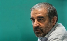 هفت نكته در نقد بيانيه موسوی موسوی روزها كه روزهای آخر عمر خود را میگذراند، مشغول جمع كردن هيزم برای زيست در جهنم توهمات خود در آخرت است. بيانيه بیستم وی، يک قلم هيزم درشت از دروغ، تهمت و افترا به نظام و مردم است. فقط خداست كه میتواند او را از اين جهنم برهاند.