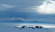 داده های مطالعه تحقیقی جدیدی که در مجله Science Advances منتشر شد نشان می دهد که لایه‌های یخی قطب جنوب با سرعتی بیشتر از آنچه قبلا تصور می‌شد در حال ذوب شدن هستند.