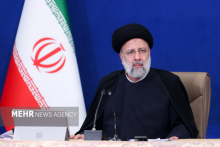 رئیسی با خانواده مرحومه «مهسا امینی» گفتگو کرد مدیرکل روابط عمومی نهاد ریاست جمهوری از گفتگوی تلفنی رئیس جمهور با خانواده مرحومه «مهسا امینی» خبر داد.