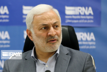 جزئیاتی از پیامهای آمریکا برای آیت الله رئیسی در نیویورک رییس کمیسیون امنیت ملی و سیاست خارجی مجلس شورای اسلامی جزئیاتی از پیامهای آمریکا برای آیت الله رئیسی که از سوی روسای جمهور سوئیس و فرانسه در نیویورک منتقل شده را تشریح کرد.