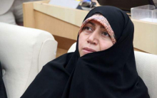 سابقه ۱۷ بار مراجعه مهسا امینی به متخصص مغز و اعصاب هفته گذشته در جلسه کمیسیون امور داخلی و شوراهای مجلس، پرونده مرحومه مهسا امینی بررسی و طی آن سابقه ۱۷ بار مراجعه ایشان به متخصص مغز و اعصاب مشاهده و تایید شد.
