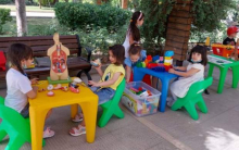 شهردار منطقه 13 تهران از مناسب سازی و راه اندازی بوستان نشاط کودک برای مادران و کودکان در شرق پایتخت با هدف اجرای برنامه‌های خانواده محور خبر داد.