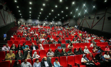 سینماهای ایران در هفته گذشته فروش بسیار خوبی را نسبت به ایام گذشته تجربه کردند، از سه‌شنبه که رکورد فروش زد تا جمعه‌ای که ۲ونیم میلیارد فروش داشت، این نشان می‌دهد بار دیگر سینمای ایران بعد از اتفاقات اخیر در حال بازگشت به روزهای خوب خود است.