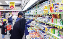 سخنگوی انجمن صنایع لبنی ایران گفت: از امروز چهارشنبه، لبنیات با ۲۰درصد تخفیف در ۱۷ میدان میوه و تره‌بار تهران عرضه می‌شود.