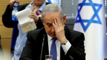 کابینه "بنیامین نتانیاهو" در حالی وارد ماه سوم خود شده که امیدی به ادامه آن در ماه های آینده نیست و هر روز بر مخالفان بی بی و کابینه افراطی وی در داخل سرزمین های اشغالی و خارج از آن افزوده می شود.