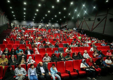  سینماهای کشور طی اردیبهشت‌ماه با یک عملکرد روبه‌رشد، موفق شدند گیشه‌ای در حدود ۱۱۵ میلیارد تومان داشته باشند که این میزان، ۱۴درصد بیشتر از گیشه فروردین‌ماه امسال به حساب می‌‎آید.
