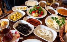 متخصص تغذیه ورزشی می‌گوید دلایل قانع‌کننده‌ای برای نامیدن صبحانه به‌عنوان «مهم‌ ترین وعده غذایی روز» وجود دارد.