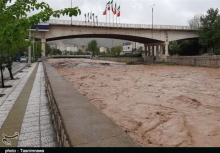پیشبینی "بارشهای سیلآسا" برای سال آبی جدید/ لزوم تخلیه سدهای مخزنی یک کارشناس محیط زیست گفت: نتایج پیشبینیهای فصلی برای پاییز و زمستان پیشِرو حاکی از آن است که گستره کشور ایران با افزایش بارش بهصورت نرمال و فوقنرمال روبهرو خواهد شد و احتمال وقوع بارشهای سنگین و سیلآسا وجود دارد.
