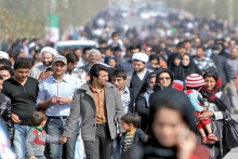 فاصله طبقاتی خانوارهای ایرانی کم شد طبق اعلام مرکز آمار، در سال ١٤٠١ ضریب جینی (فاصله طبقاتی) خانوارهای کشور ٠,٣٨٧٧ بوده است که در مقایسه با سال قبلش ٠.٠٠٦١ کاهش نشان می دهد.
