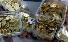 قیمت سکه در جریان معاملات امروز بازار ارز و طلا باز هم کاهش یافت.