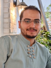 کرامتزدایی از انسان گویا حربهی ایجاد موج توحش توسط رباتها و توئیتزنهای سفارشی باز هم در لباسی جدید به دنبال فریفتن اذهان سادهاندیش است اما نمیدانند که ایرانیان هرگز بوی تعفن امثال آخوندزاده را از یاد نبردهاند و مغزهای کوچک زنگزده را به زبالهدان تاریخ انداختهاند.