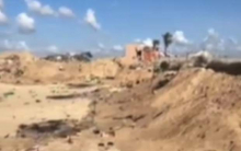 خسارت‌های سنگین ارتش اسرائیل در جای جای غزه قابل مشاهده است و می‌توان بقایای خودروهای منهدم شده و همینطور مهمات به‌جا مانده را در این منطقه مشاهده کرد.